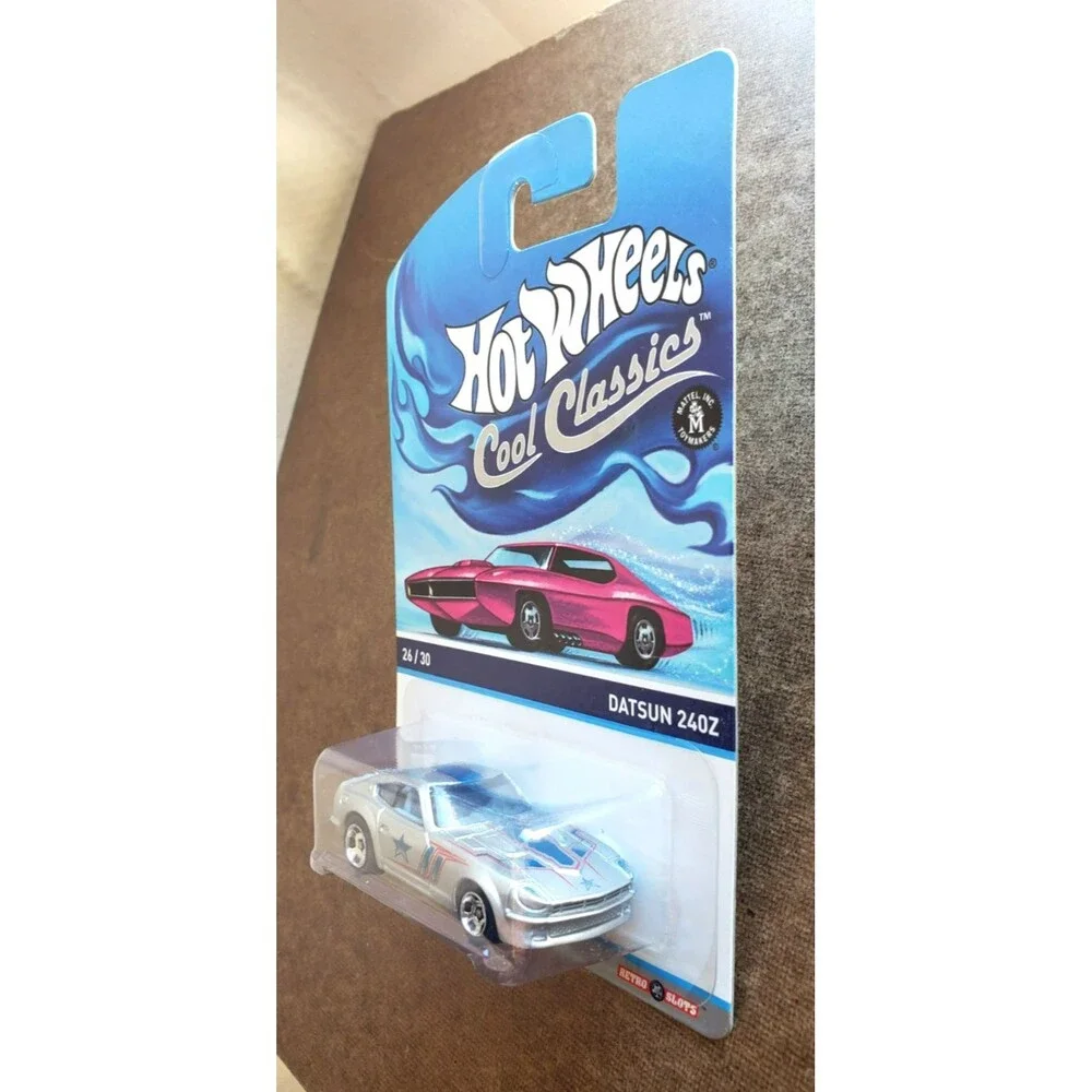 2014 Hot Wheels DATSUN 240Z Spectrafrost Silver COOL CLASSICS 26/30 1:64 RSW MOC